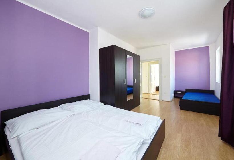 هتل Hostel Foster