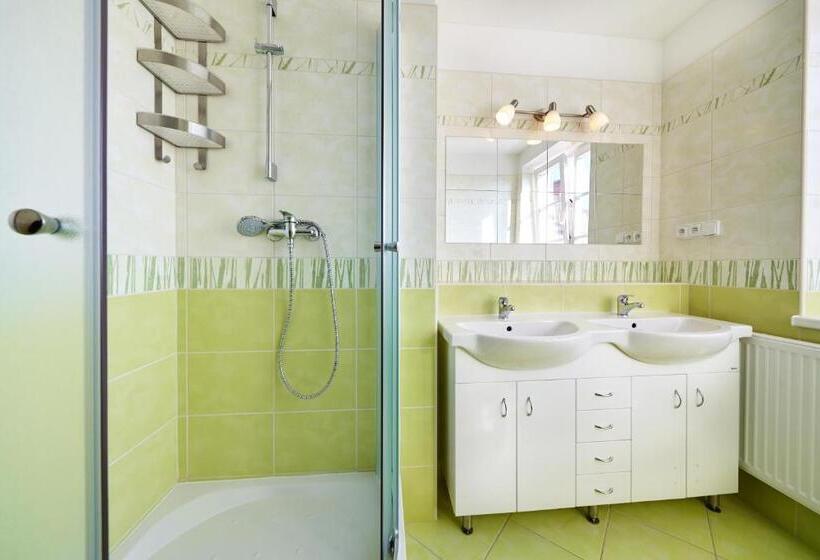 هتل Hostel Foster