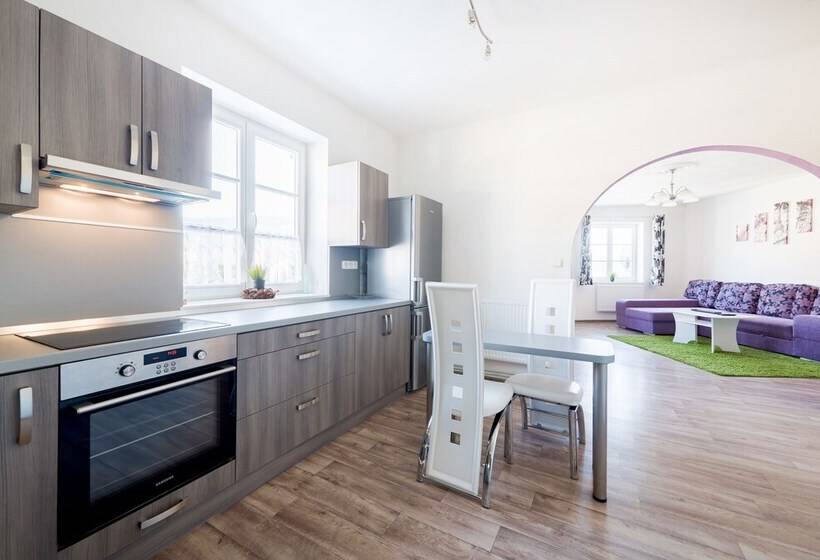 هتل Hostel Foster