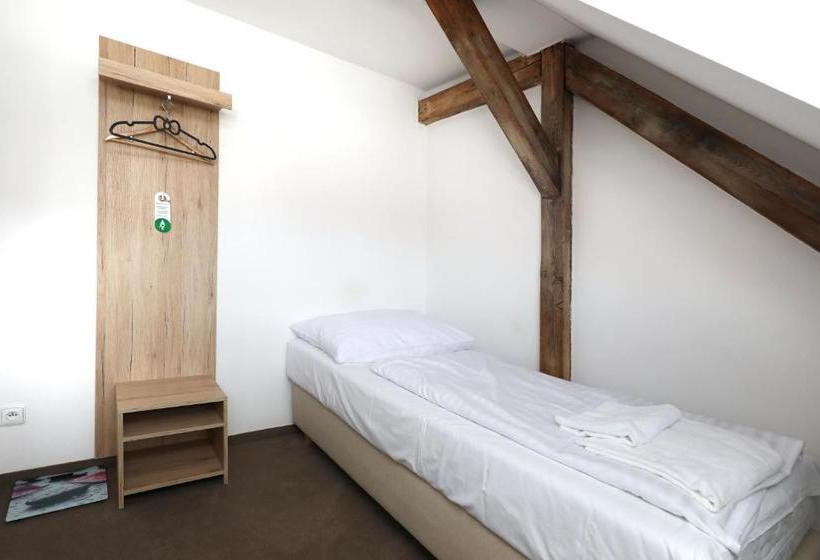 هتل Pension U Tří Sedláků