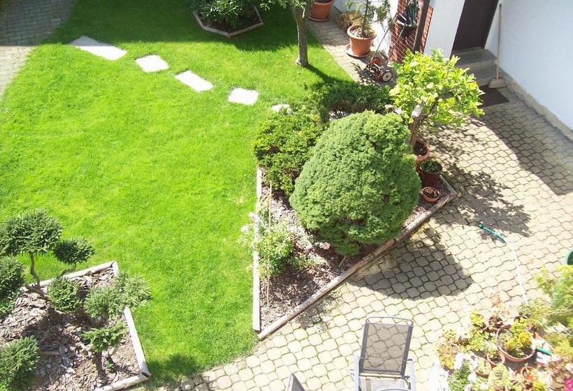 هتل Penzion Speedway