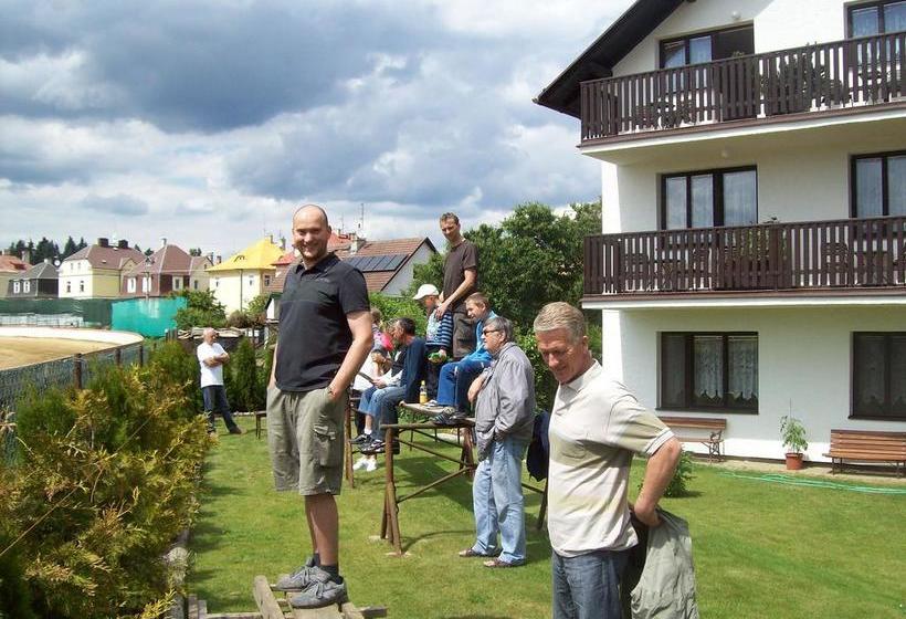 هتل Penzion Speedway