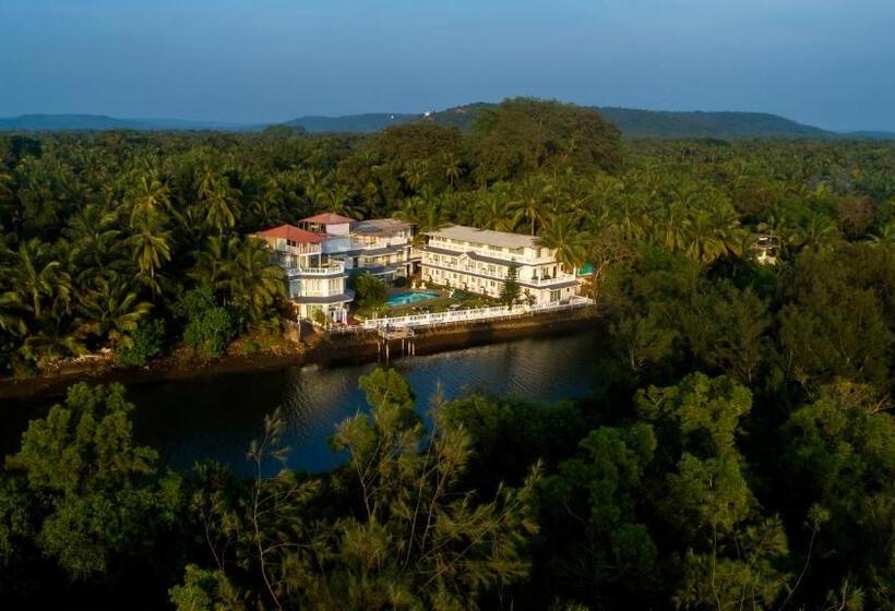 호텔 Stone Wood Riverfront Resort, Siolim