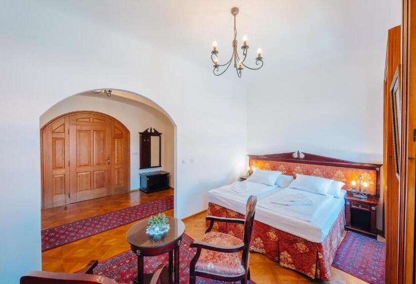 هتل Zamek Hradek U Susice