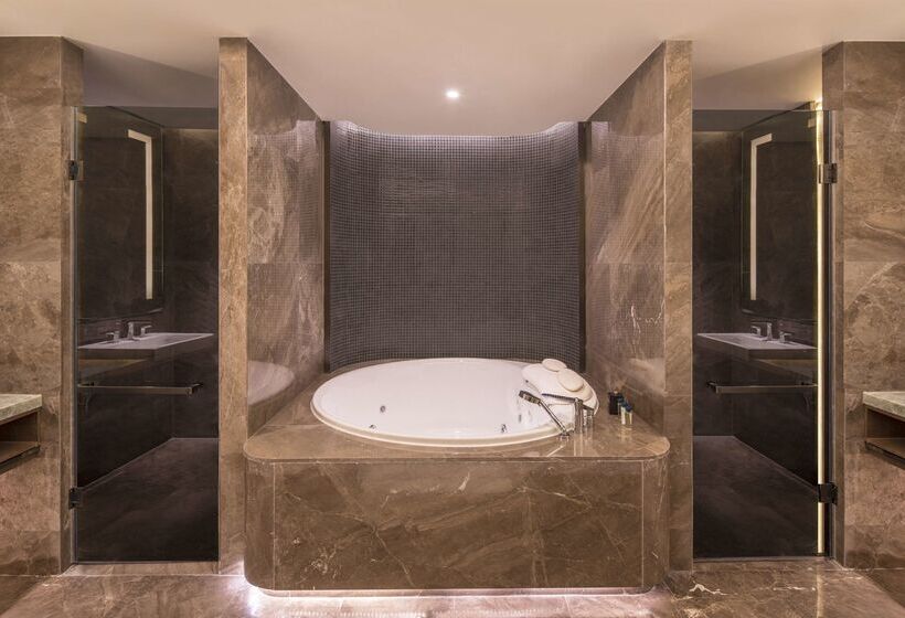 Doubletree By Hilton Hotel Shenzhen Longhua