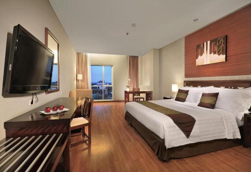 هتل Aston Tanjung City