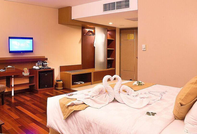 هتل Best Western Plus Coco Palu