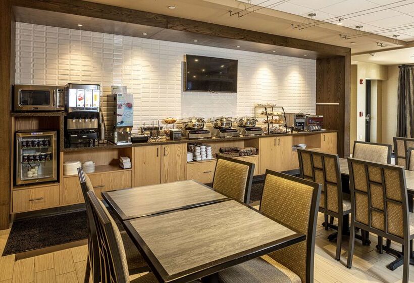 호텔 Best Western Plus Franciscan Square Inn & Suites  Steubenville