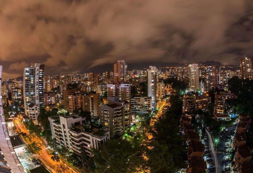 هتل Hampton By Hilton Medellin