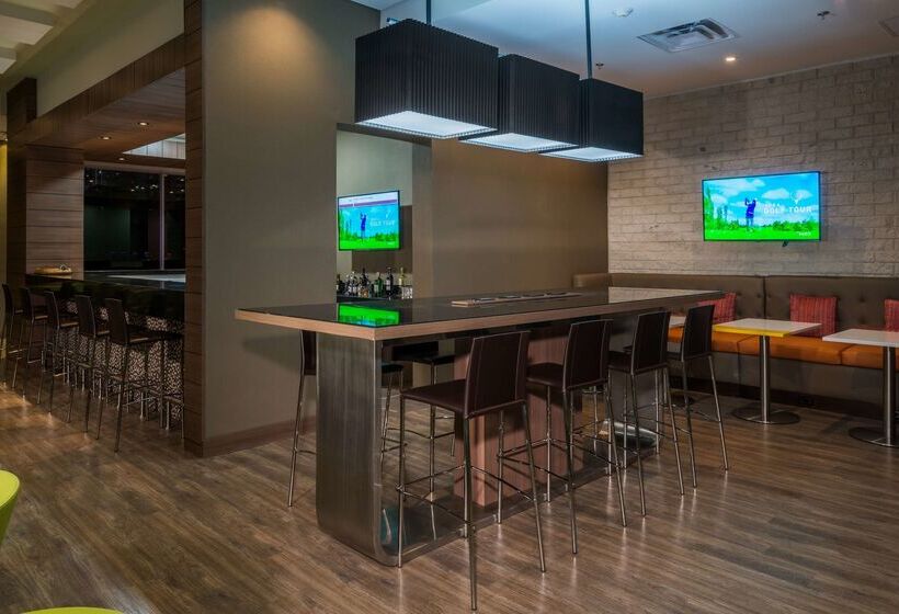 هتل Hampton By Hilton Medellin