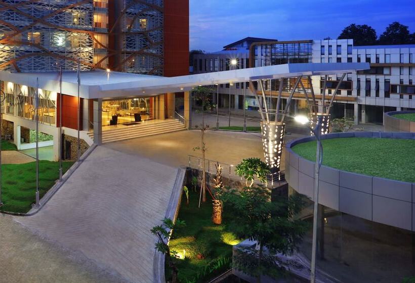 هتل Harper Perintis By Aston