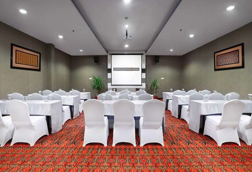 هتل Harper Perintis By Aston