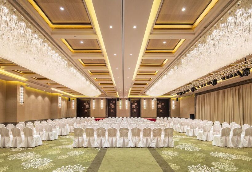 فندق Hilton Sanqingshan Resort