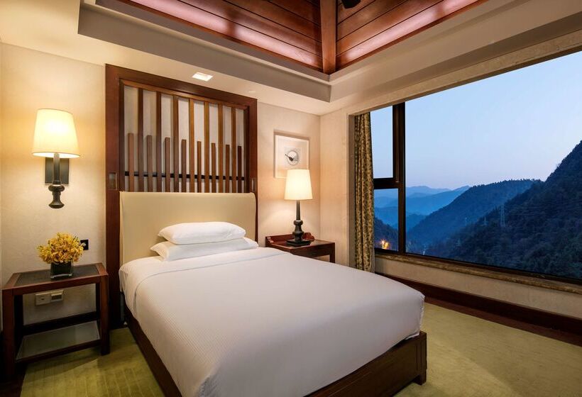 فندق Hilton Sanqingshan Resort