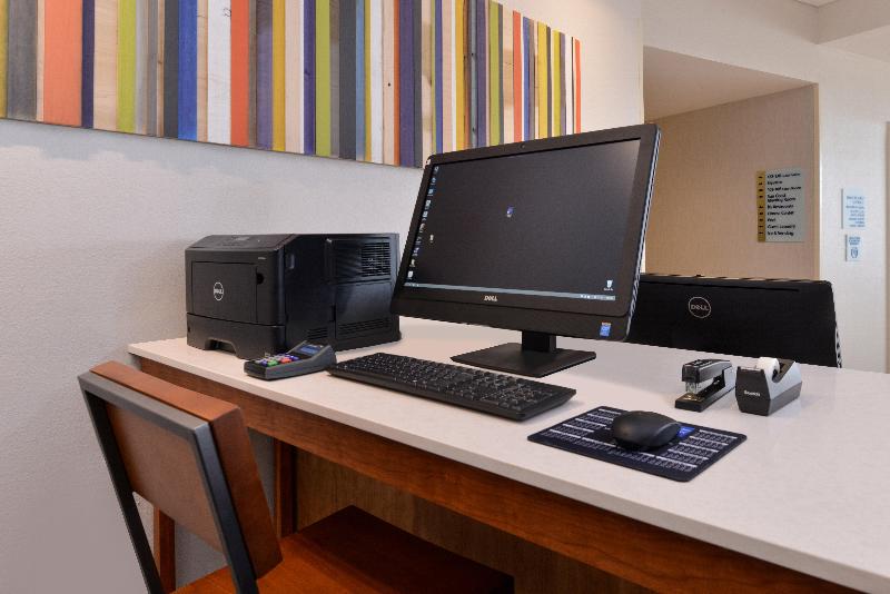 فندق Holiday Inn Express & Suites   St. Petersburg   Madeira Beach, An Ihg