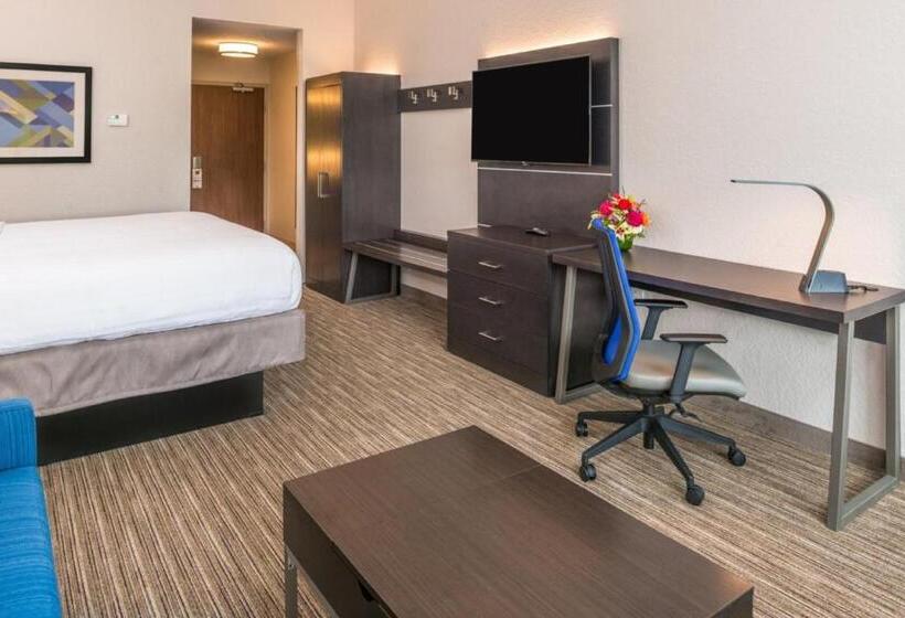 Отель Holiday Inn Express & Suites   Tampa North   Wesley Chapel, An Ihg