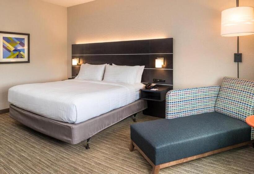 Отель Holiday Inn Express & Suites   Tampa North   Wesley Chapel, An Ihg