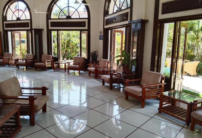 فندق Sunset Beach Resort