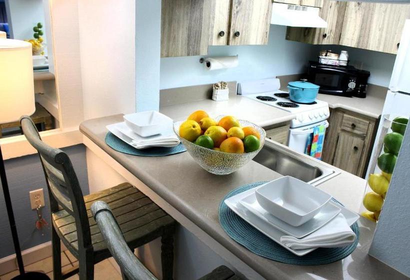 فندق The Bay Inn At The Lani Kai