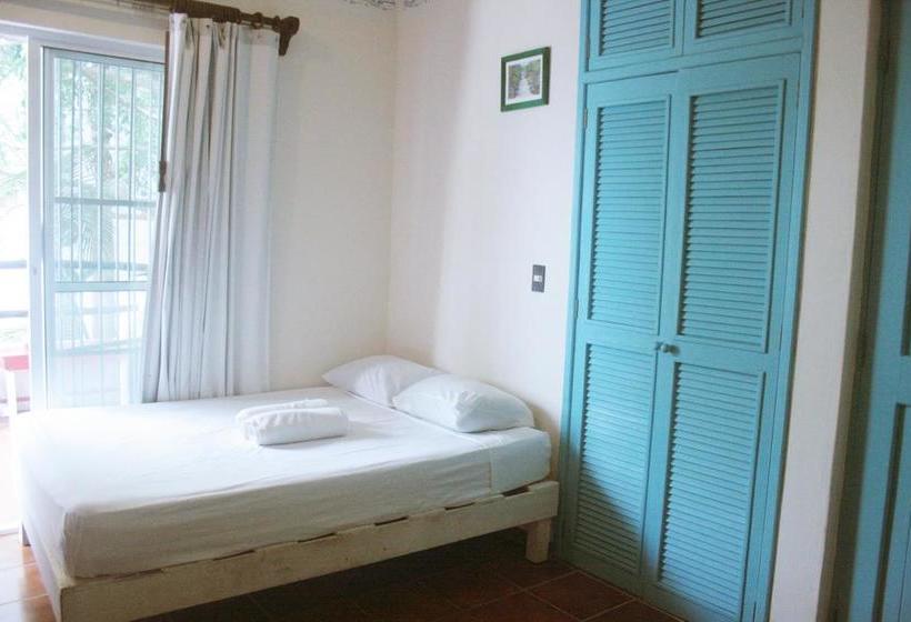 فندق The Yak Hostel