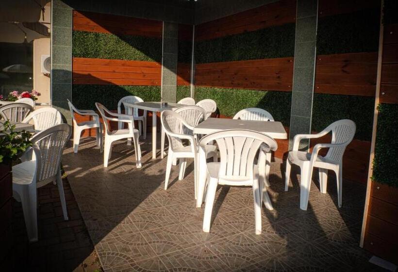 هتل Villa Aurora