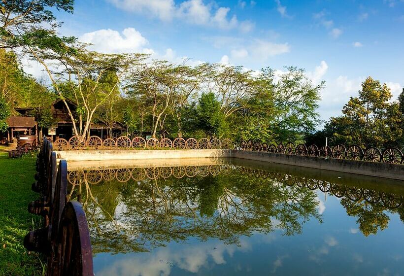 استراحتگاه Village Farm & Winery