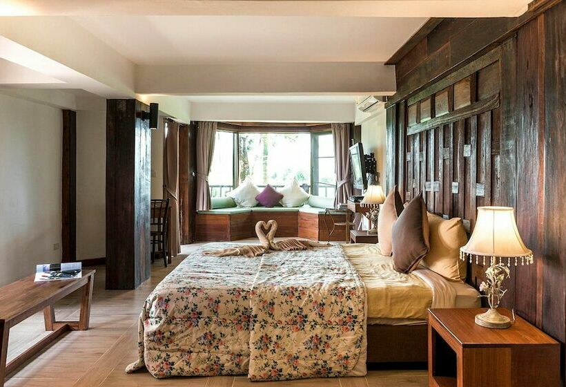 استراحتگاه Village Farm & Winery