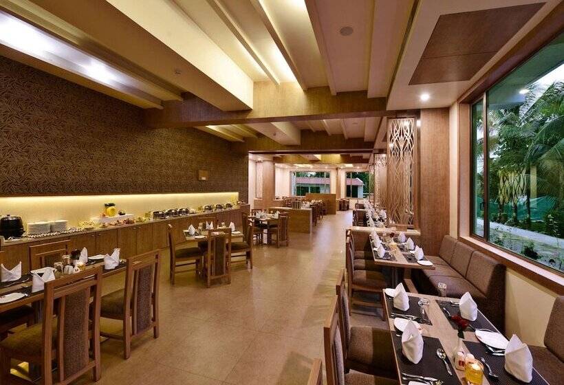 فندق Sarovar Portico Sasangir