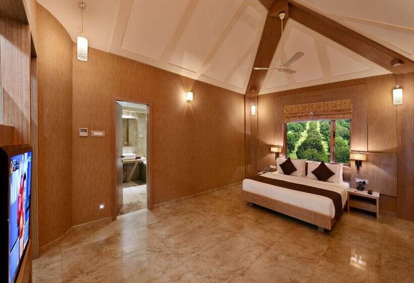 فندق Sarovar Portico Sasangir