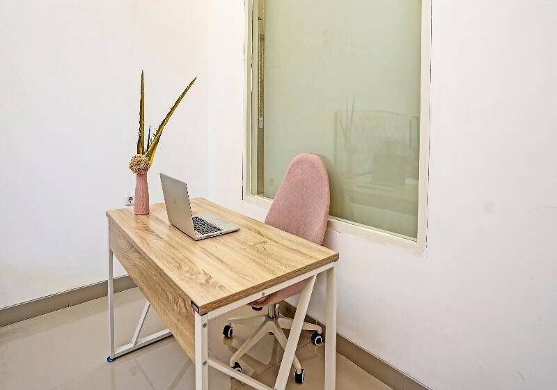ホテル Reva Residence Syariah By Oyo