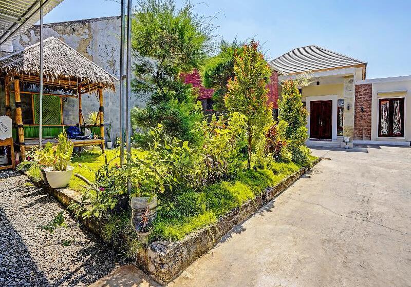 ホテル Reva Residence Syariah By Oyo
