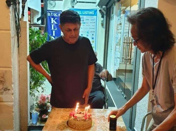 Cocoa Mews Cafe & Homestay   Hostel