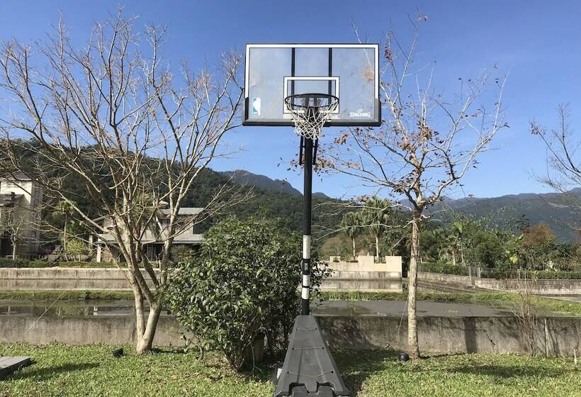 تختخواب و صبحانه 35 A Li Bnb