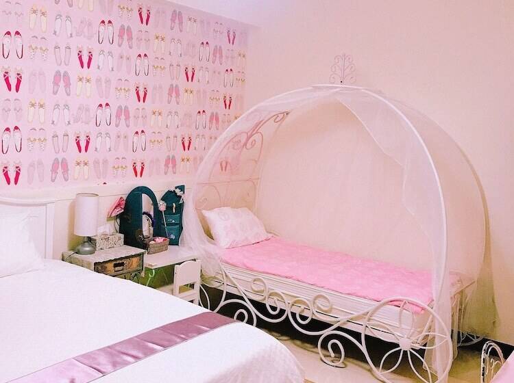 تختخواب و صبحانه The Bay House