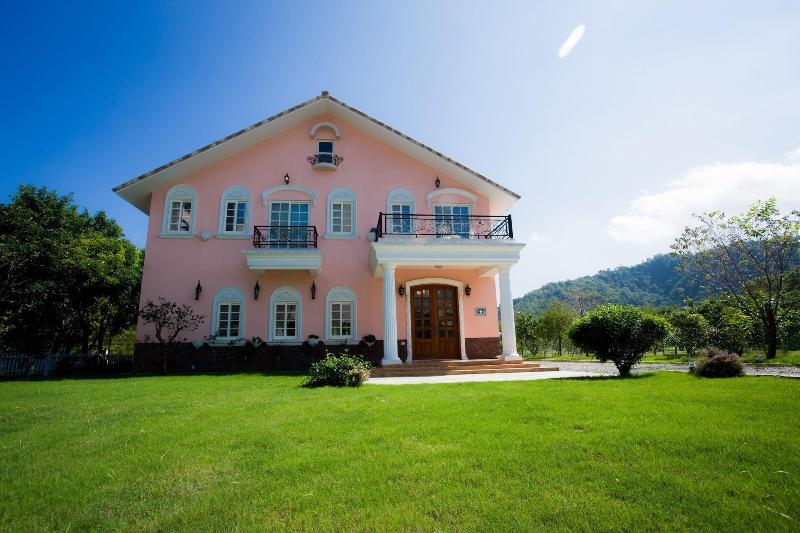 تختخواب و صبحانه Belle Garden Yillan Villa