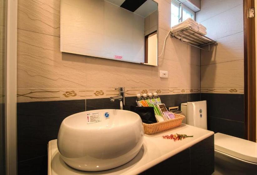 تختخواب و صبحانه Easy Home Stay