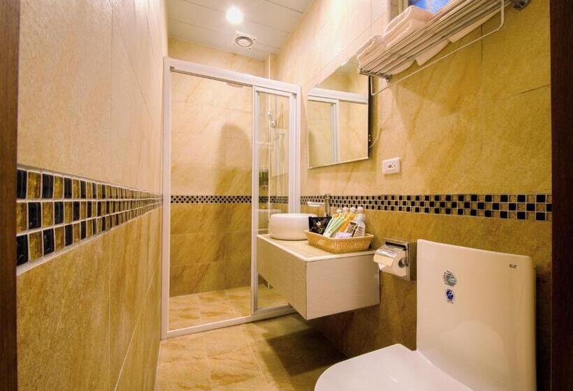 تختخواب و صبحانه Easy Home Stay