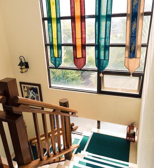 تختخواب و صبحانه Palm Villa Guesthouse