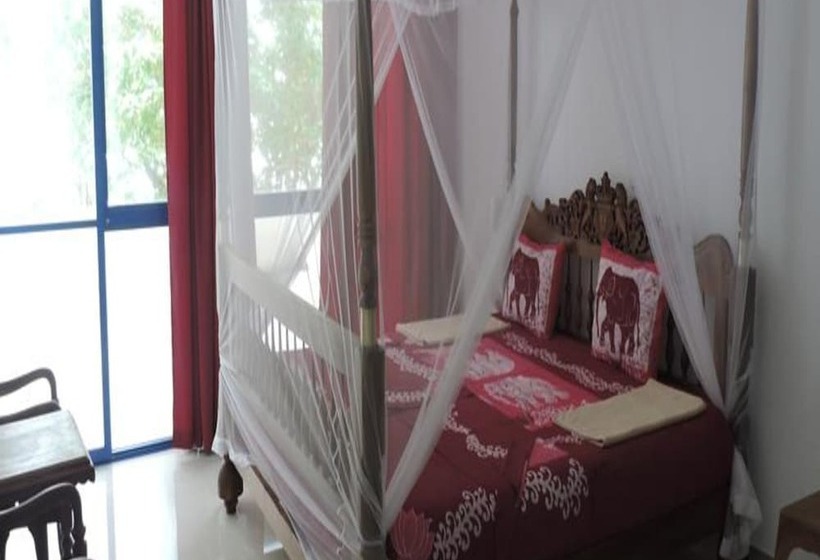 Hotel Paradise Beach Resort & Diving School