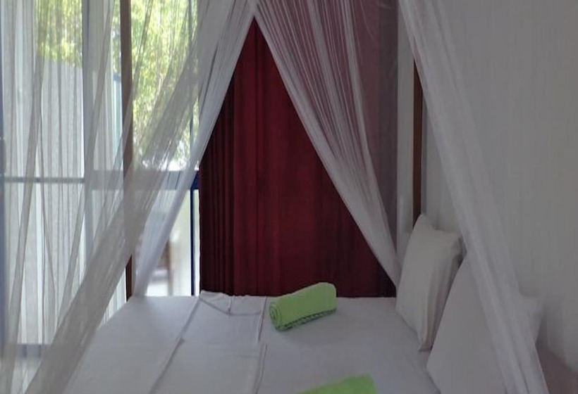 Hotel Paradise Beach Resort & Diving School