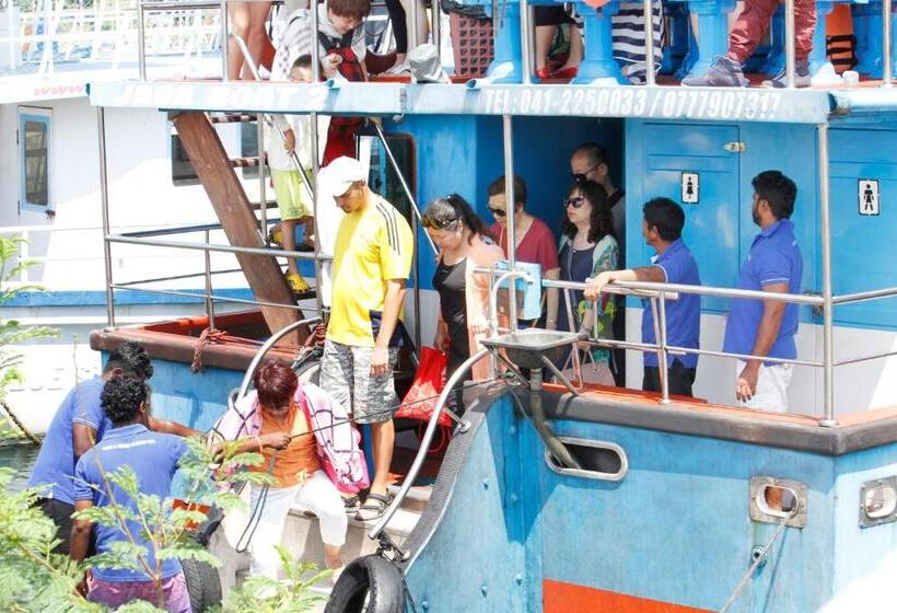 Hotel Paradise Beach Resort & Diving School