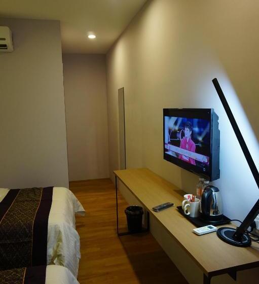 Super 8 Hotel @ Bayan Baru