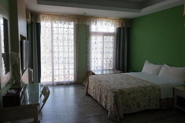 تختخواب و صبحانه A Cup Hostel