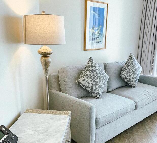 Отель Caloosa Cove Resort