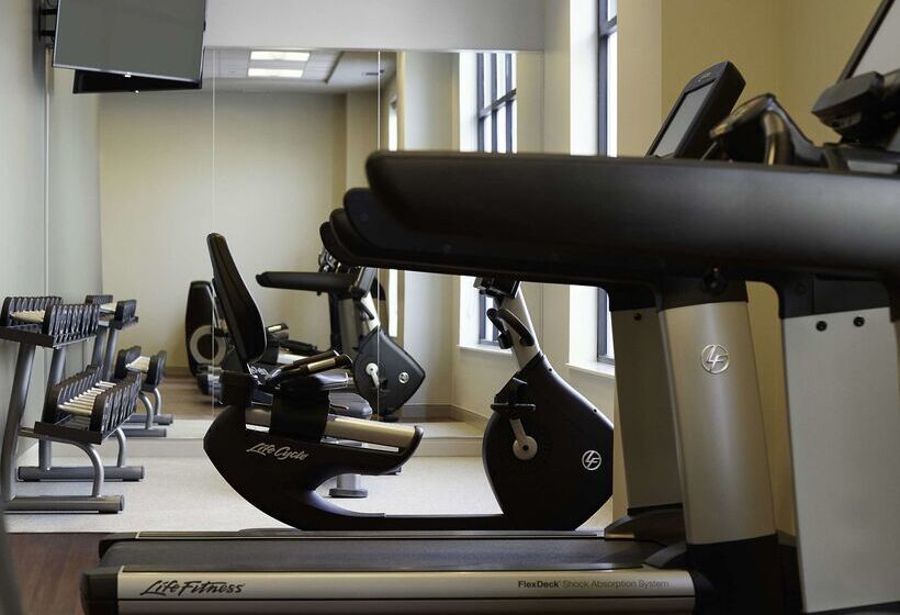 هتل Hilton Garden Inn Minneapolis University Area