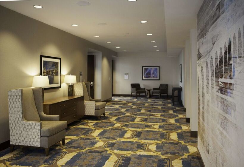 هتل Hilton Garden Inn Minneapolis University Area