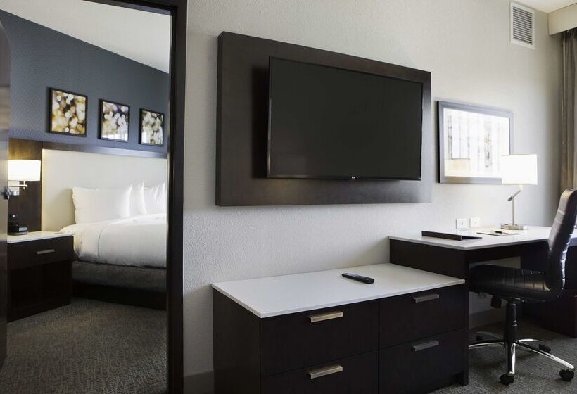 هتل Hilton Garden Inn Minneapolis University Area