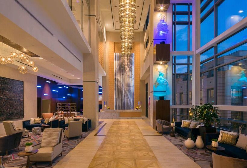 هتل Hilton Norfolk The Main