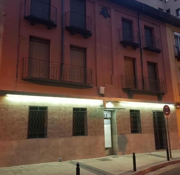 هتل La Ferroviaria  Pensión No Fumadores   Sin Ascensor