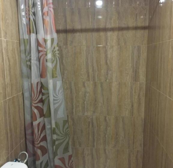 هتل La Ferroviaria  Pensión No Fumadores   Sin Ascensor